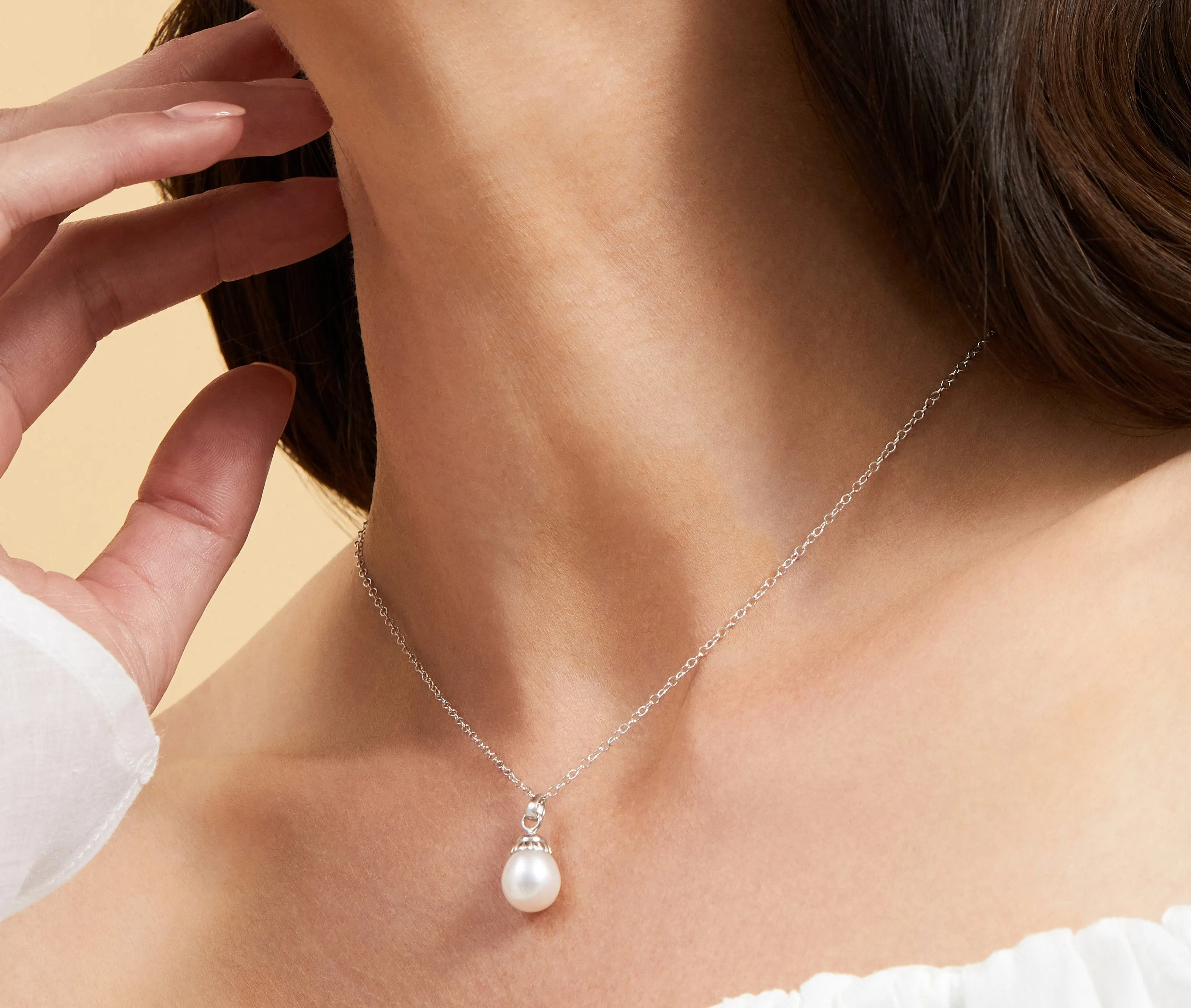 14K Gold White Freshwater Cultured Pearl Devon Pendant