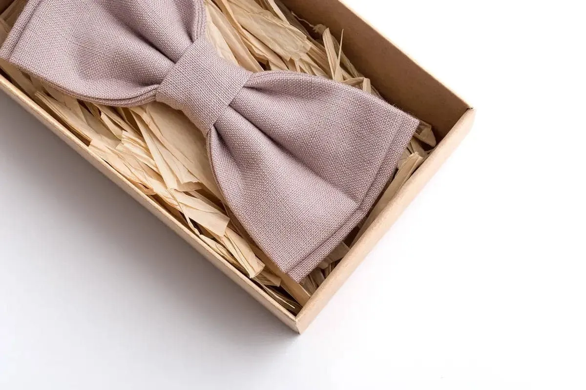 Adjustable Pale Mauve Linen Bow Tie - Elegant Choice for Weddings and Men