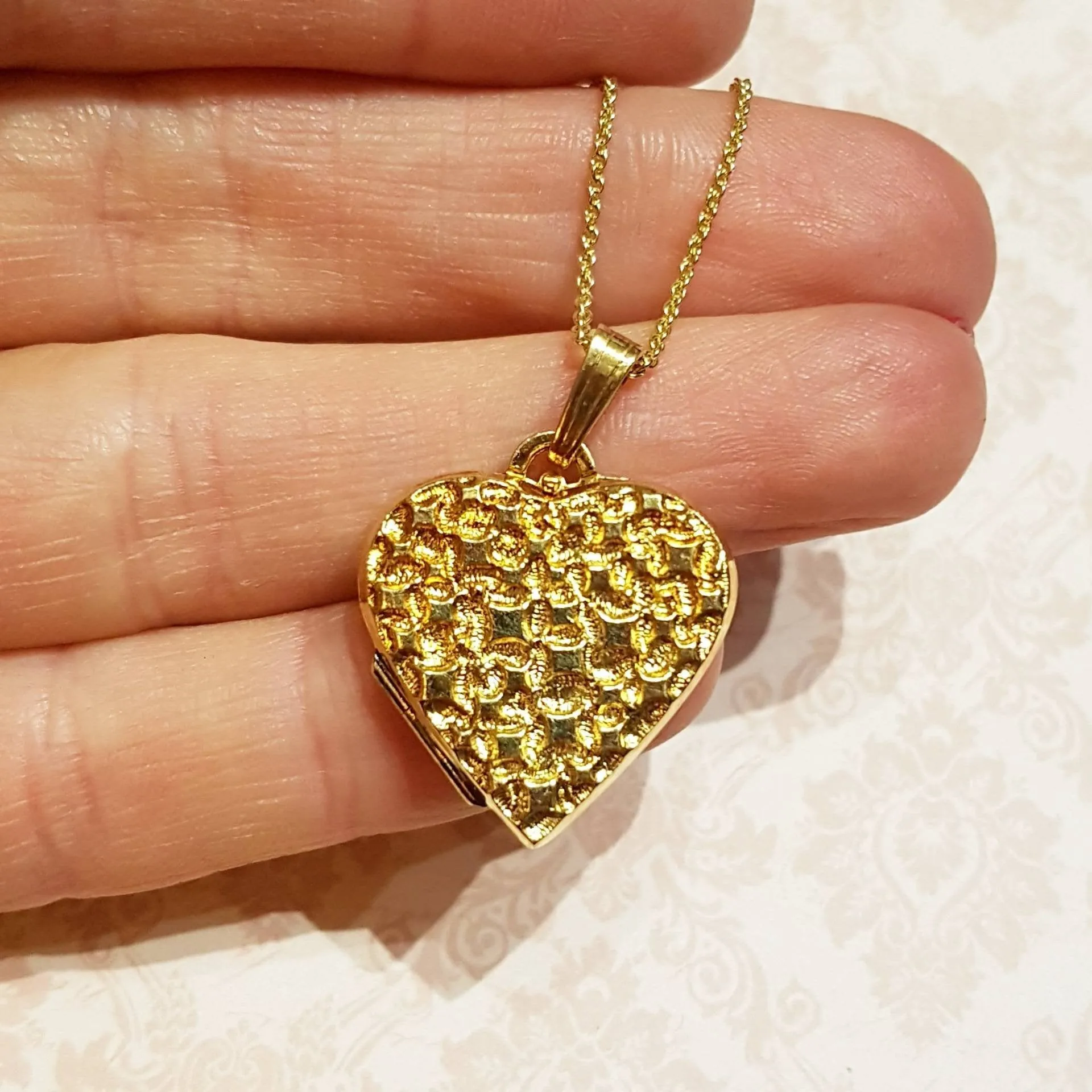 Criss Cross Golden Love Heart Locket