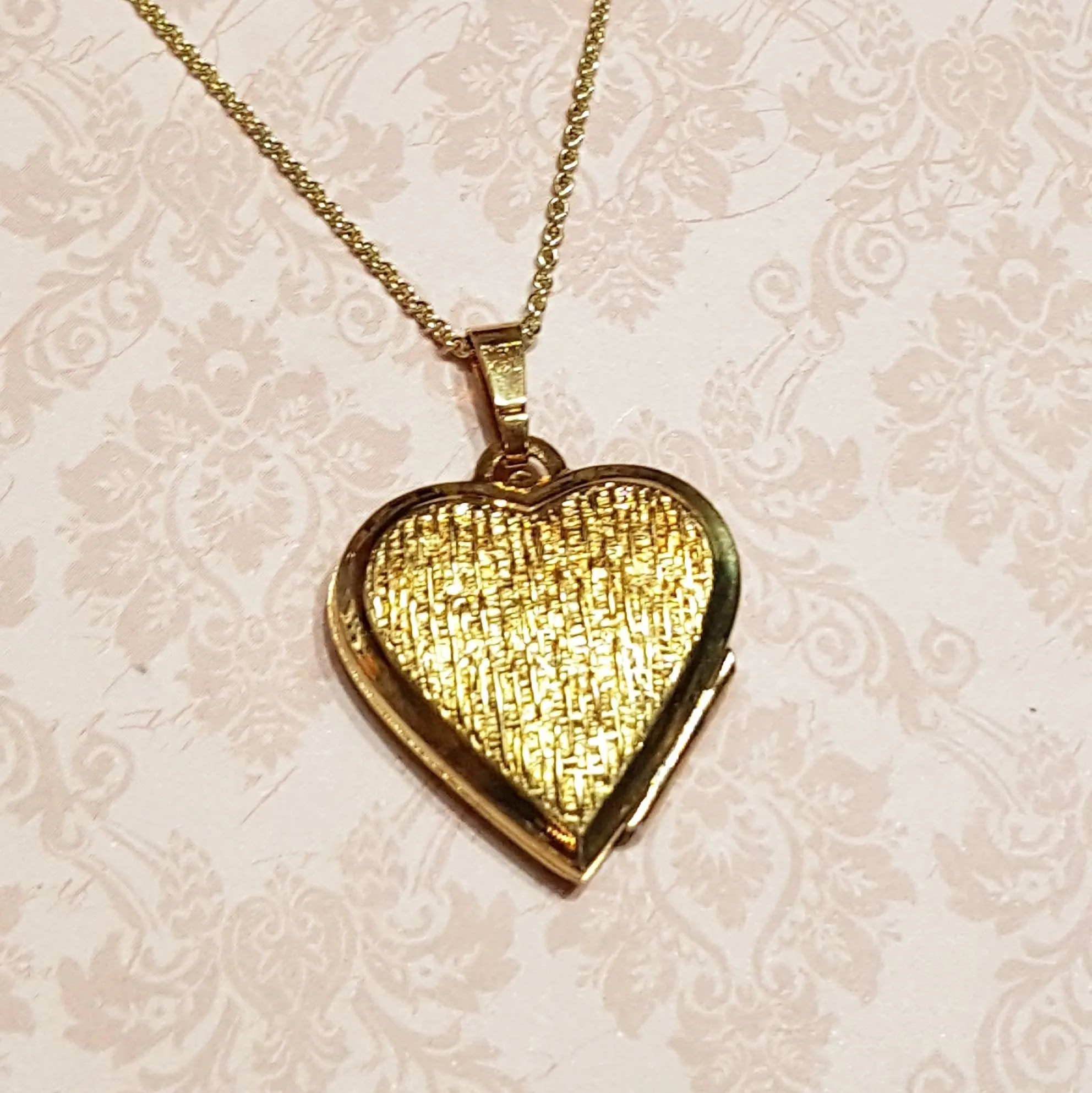 Criss Cross Golden Love Heart Locket