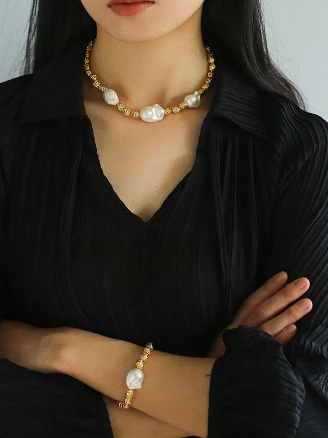 Fashionable Metallic Baroque Pearl Necklaces A Style