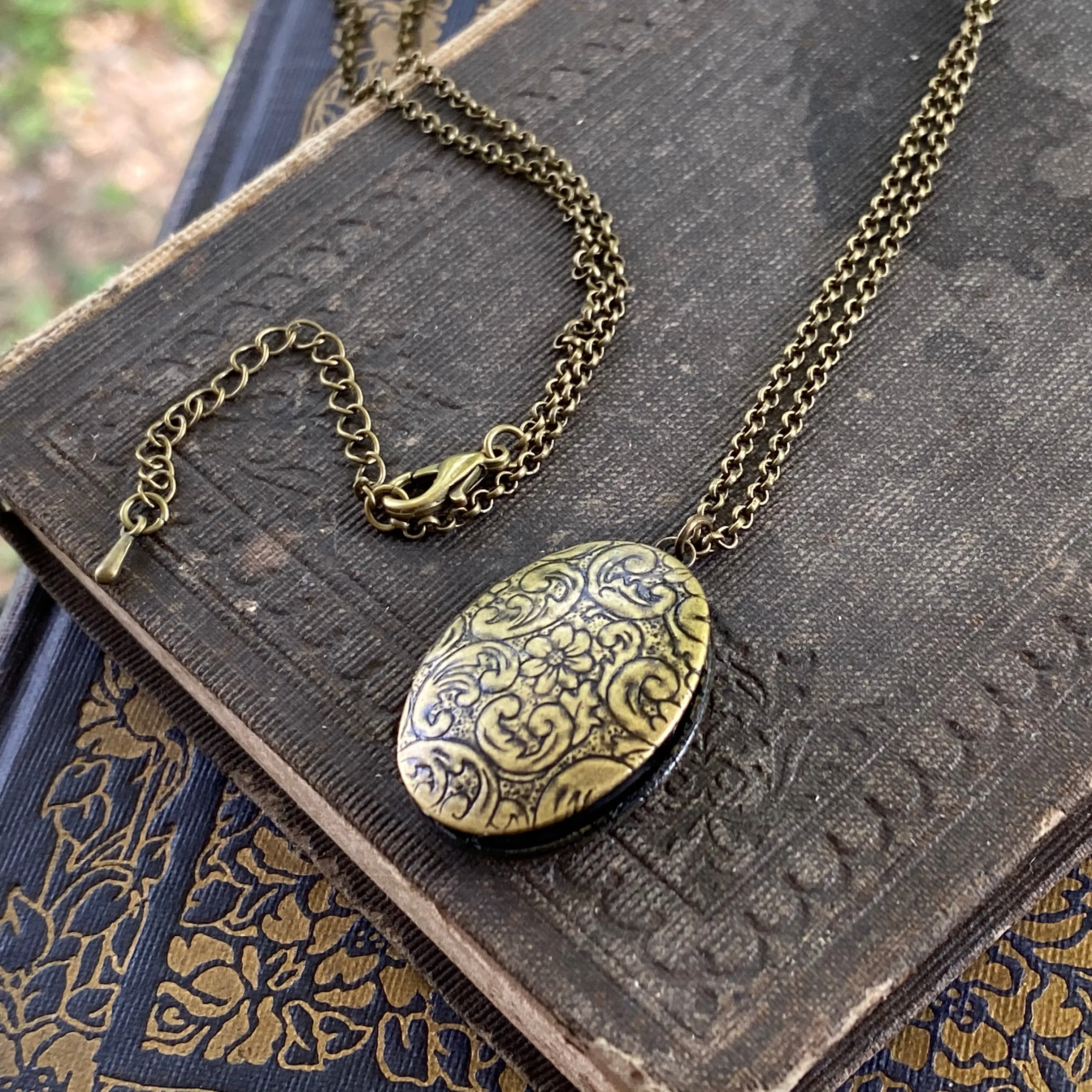 Floral Oval Locket Necklace