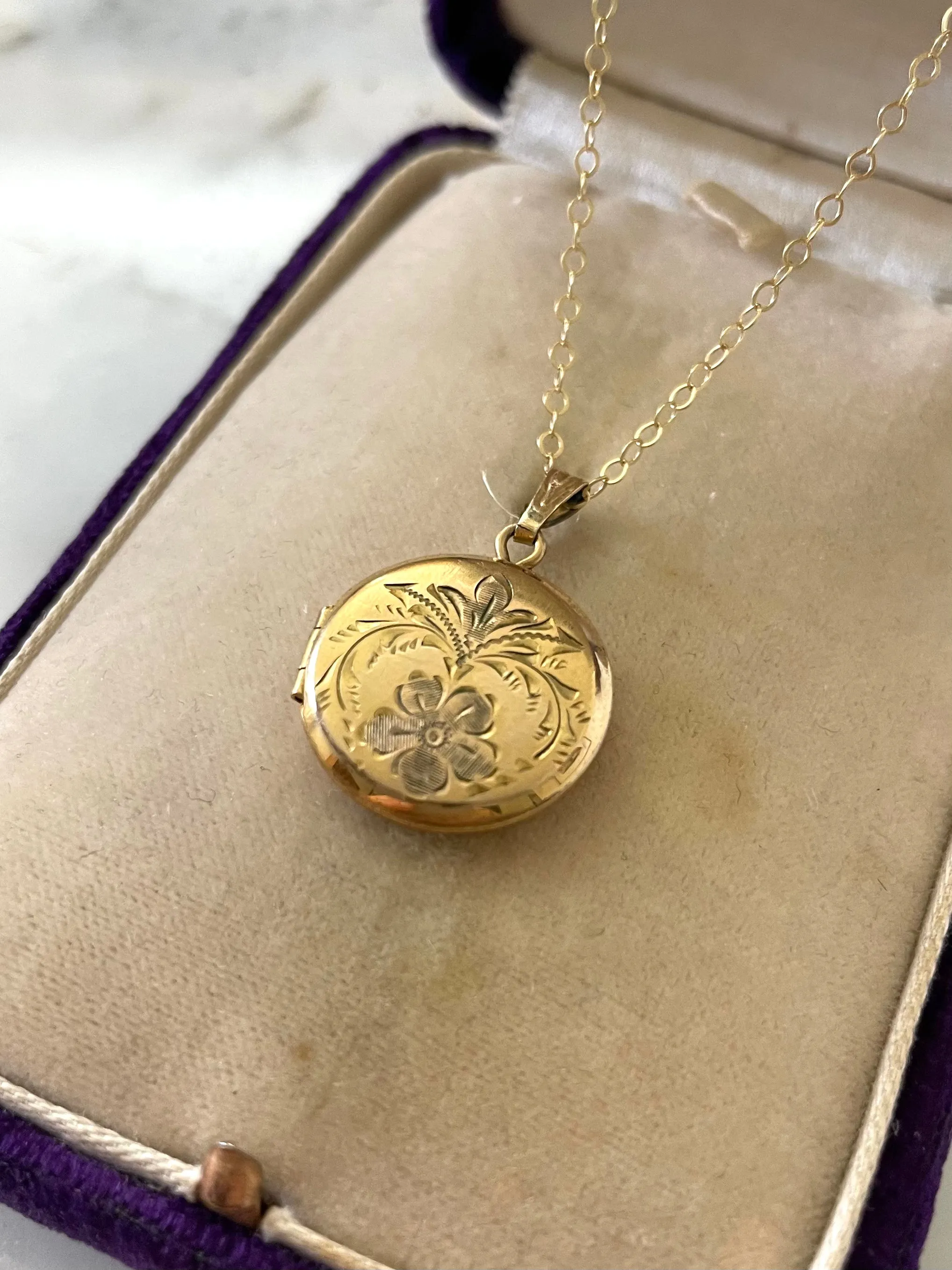 Gillyflower Locket