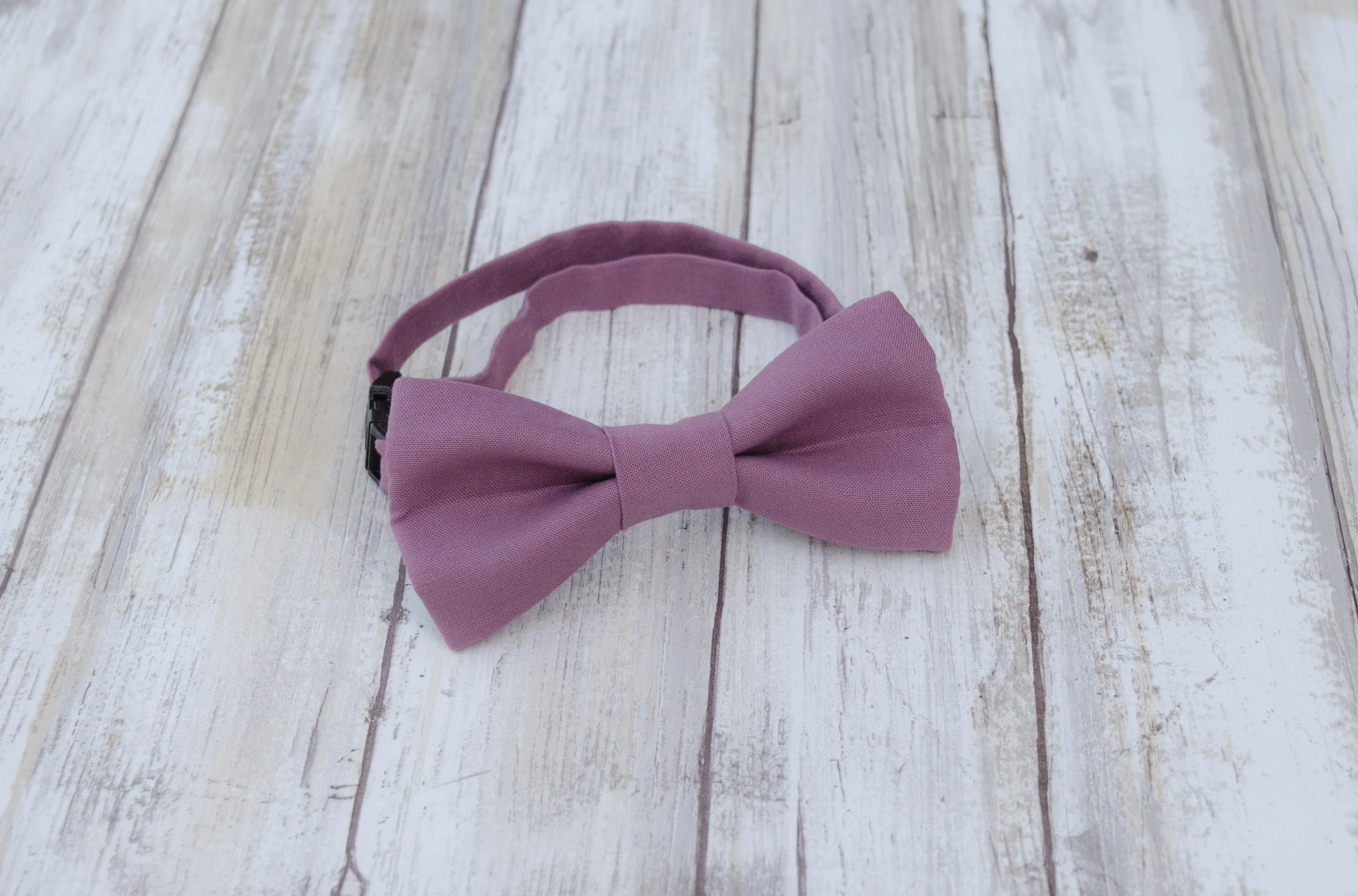 Plum Bow Tie (204)