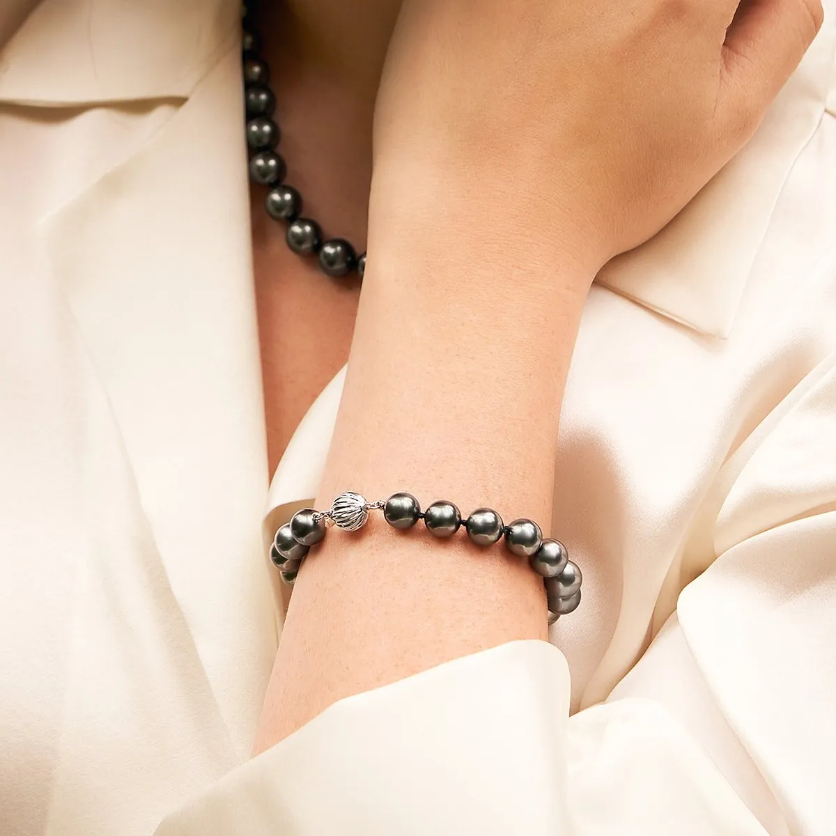 Tahitian True Round Pearl Bracelet, 10.0-11.0mm - AAA Quality