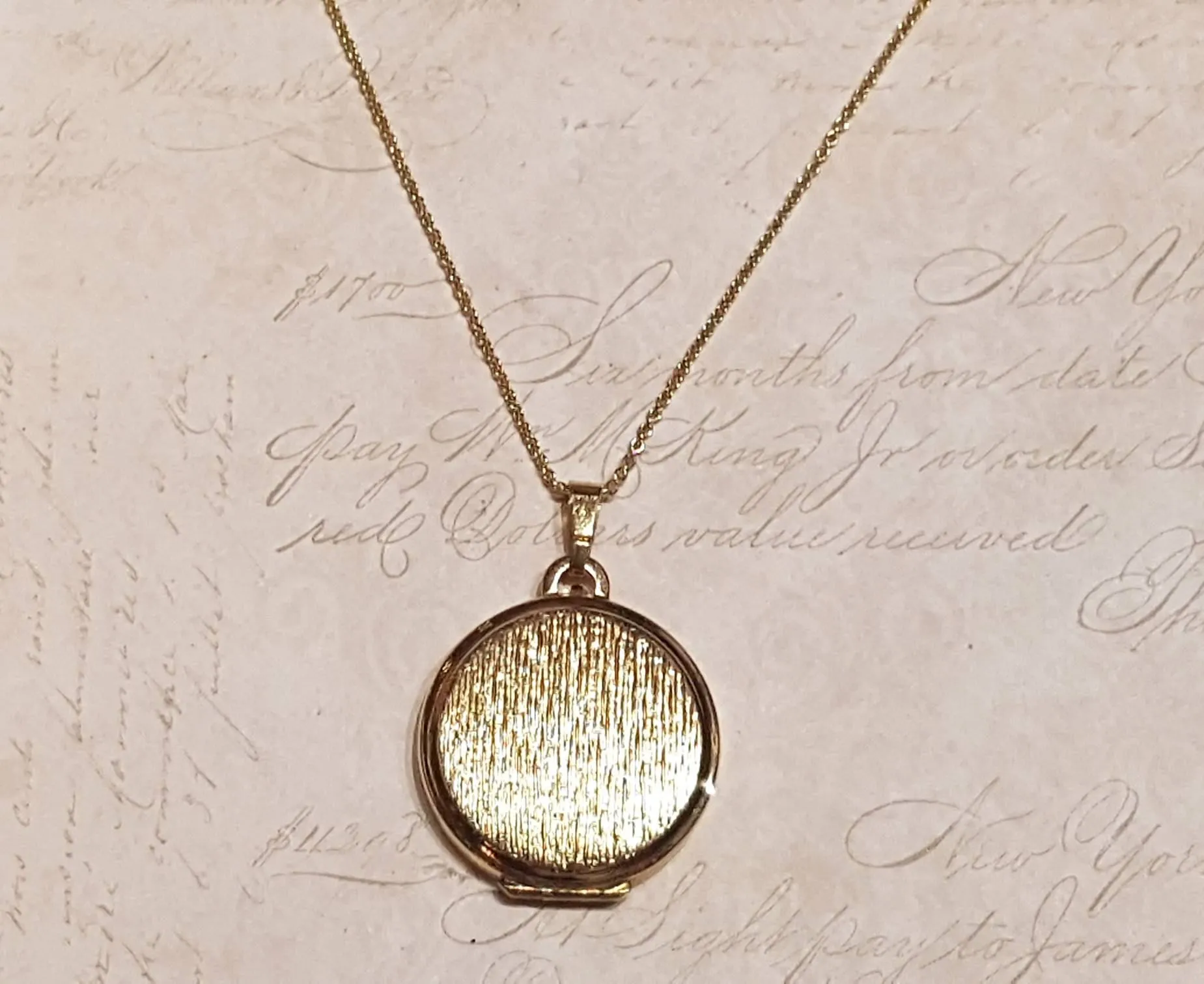 Vintage Gold Locket Round Gold Plated