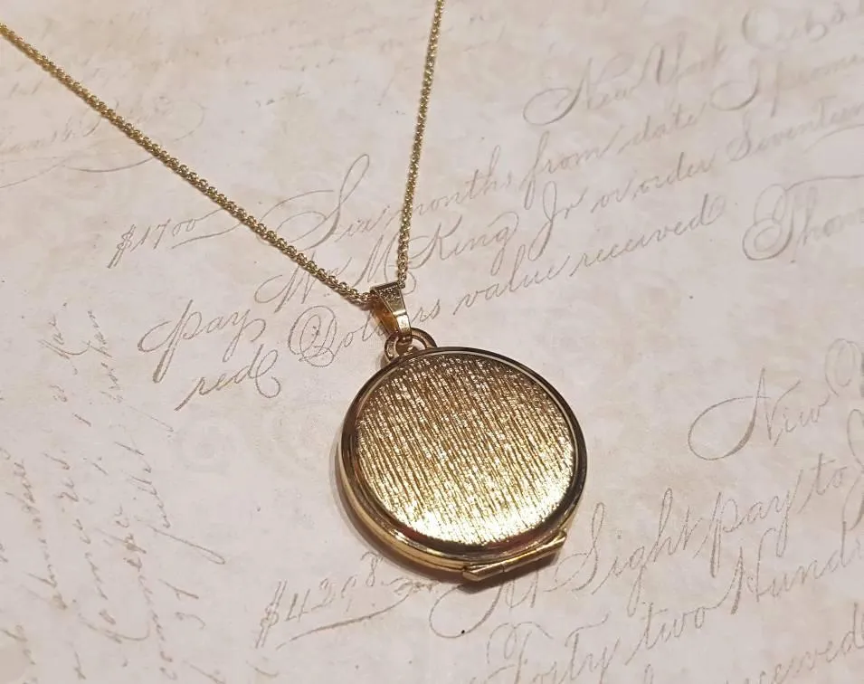 Vintage Gold Locket Round Gold Plated