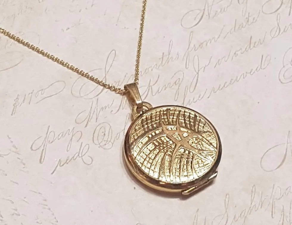 Vintage Gold Locket Round Gold Plated