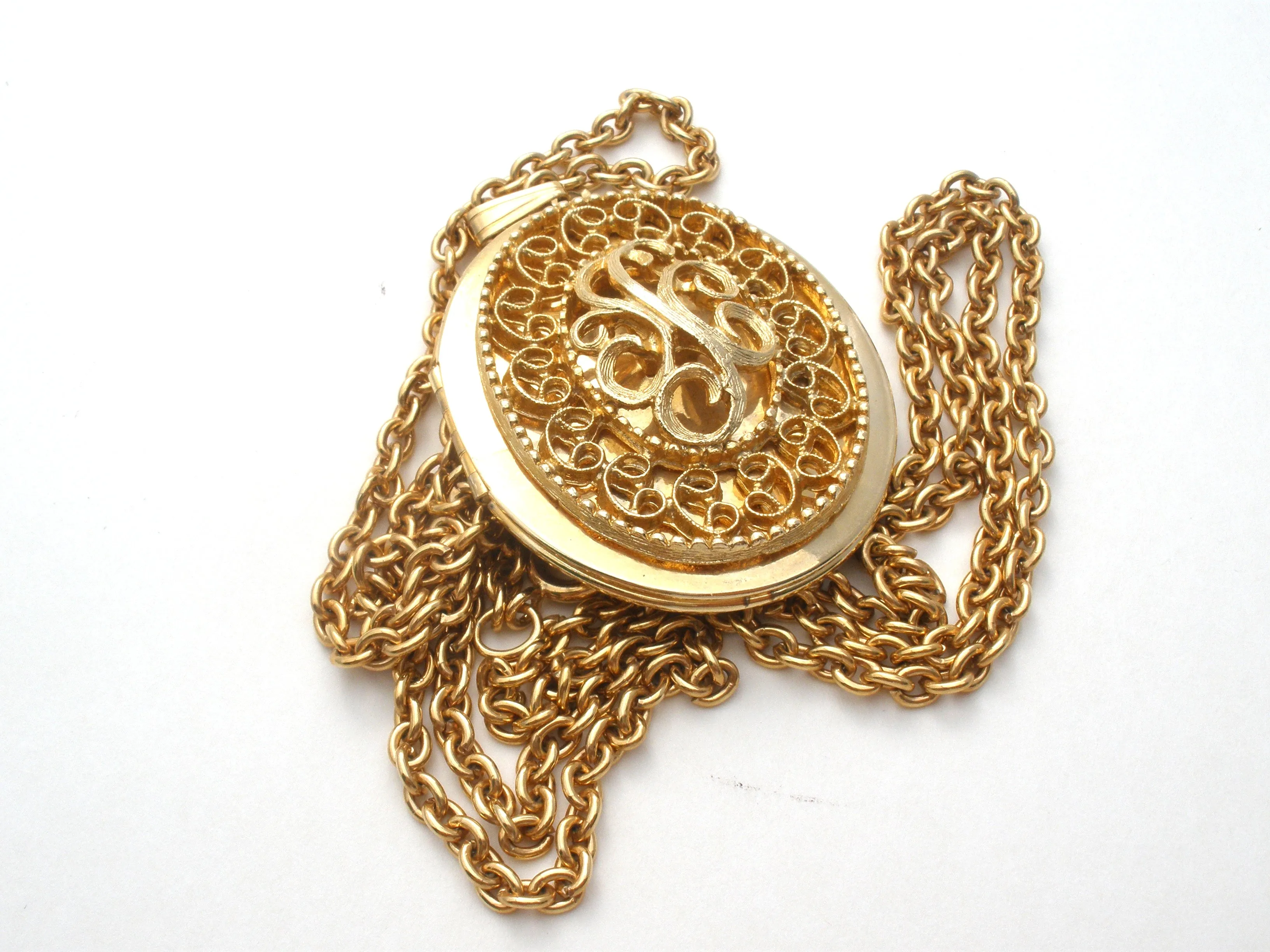 Vintage Locket Pendant Necklace 32"