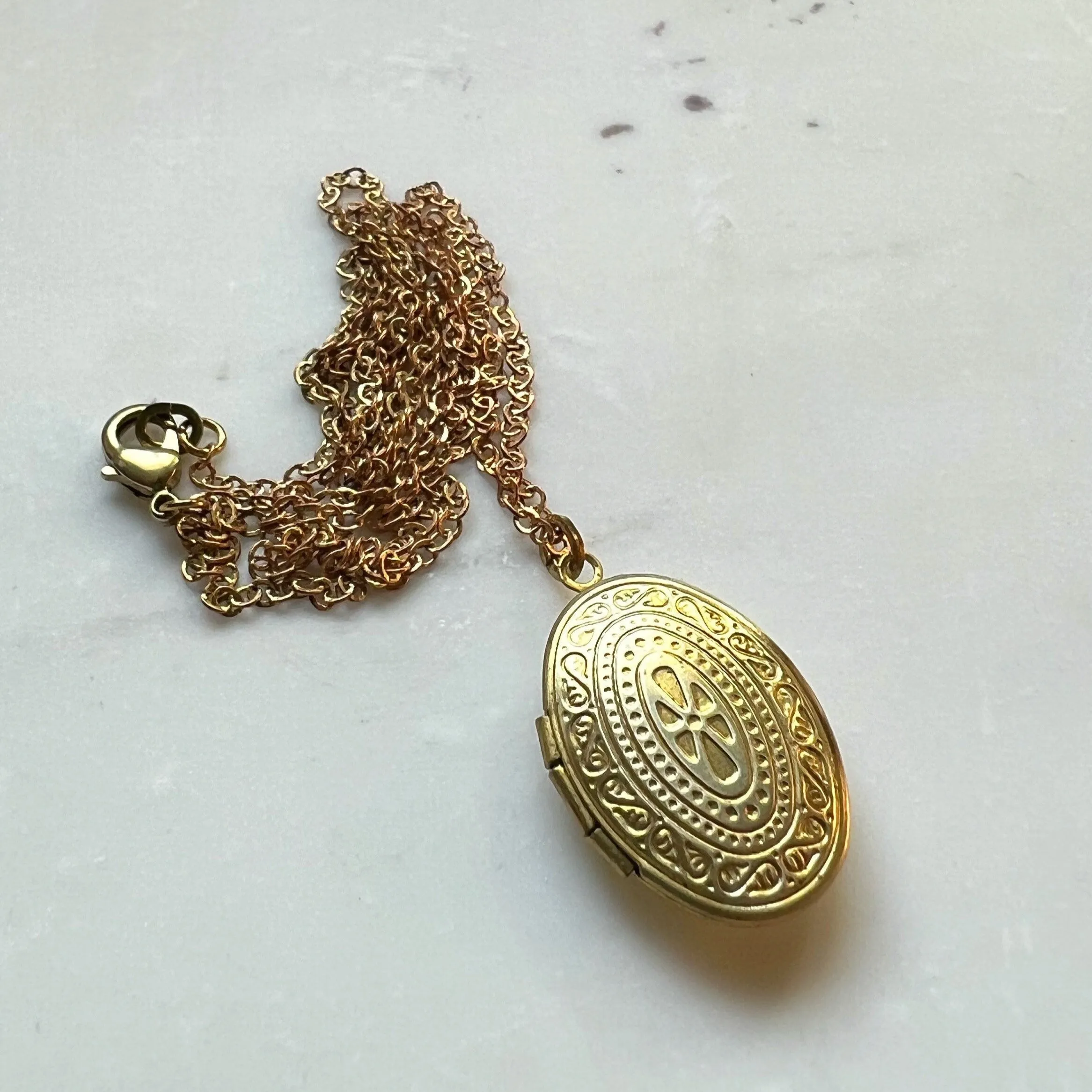 Vintage Style Oval Locket